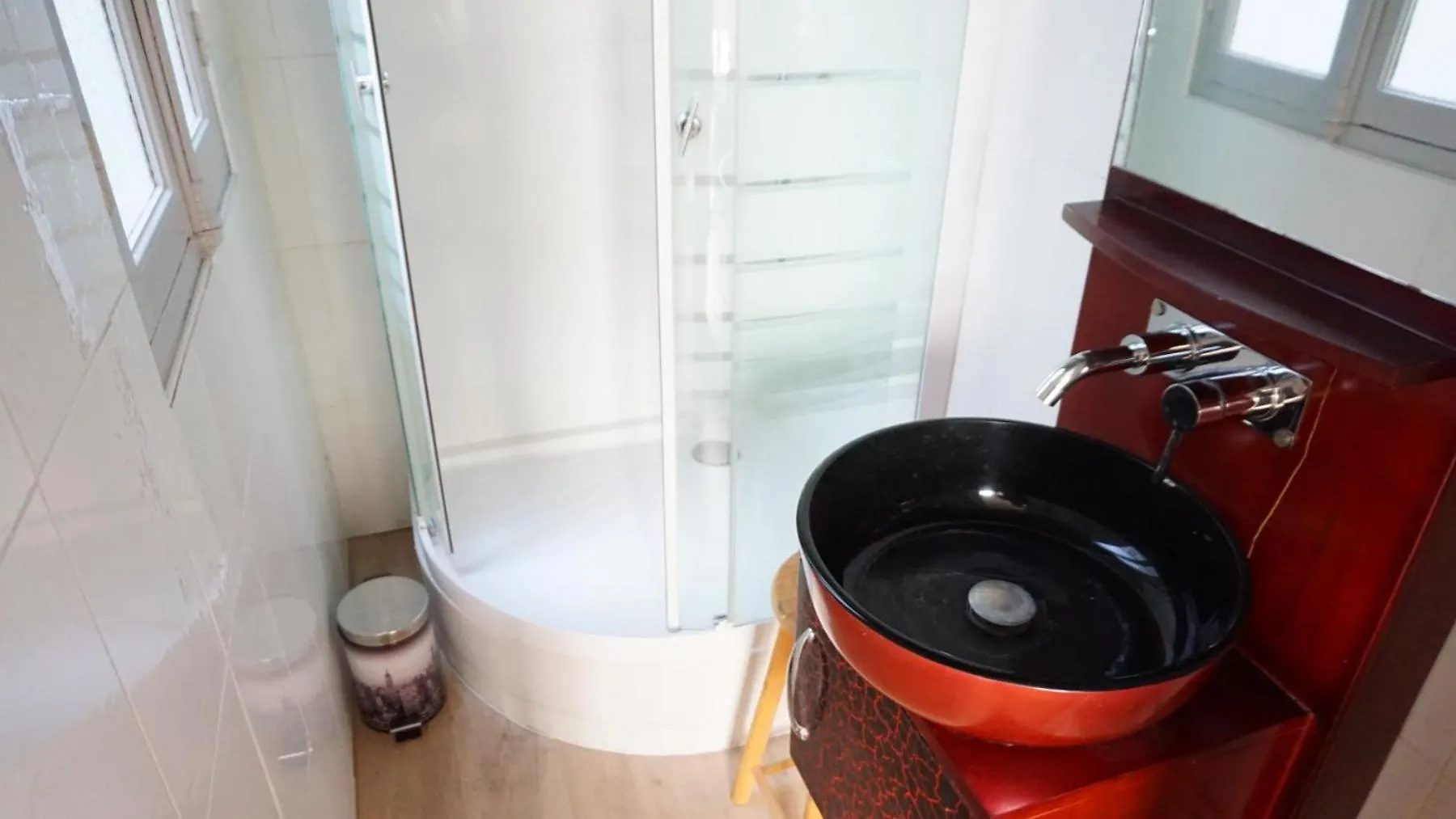 Rue Paul Valery - Paris 16 - 1160 Apartment 0*,  France