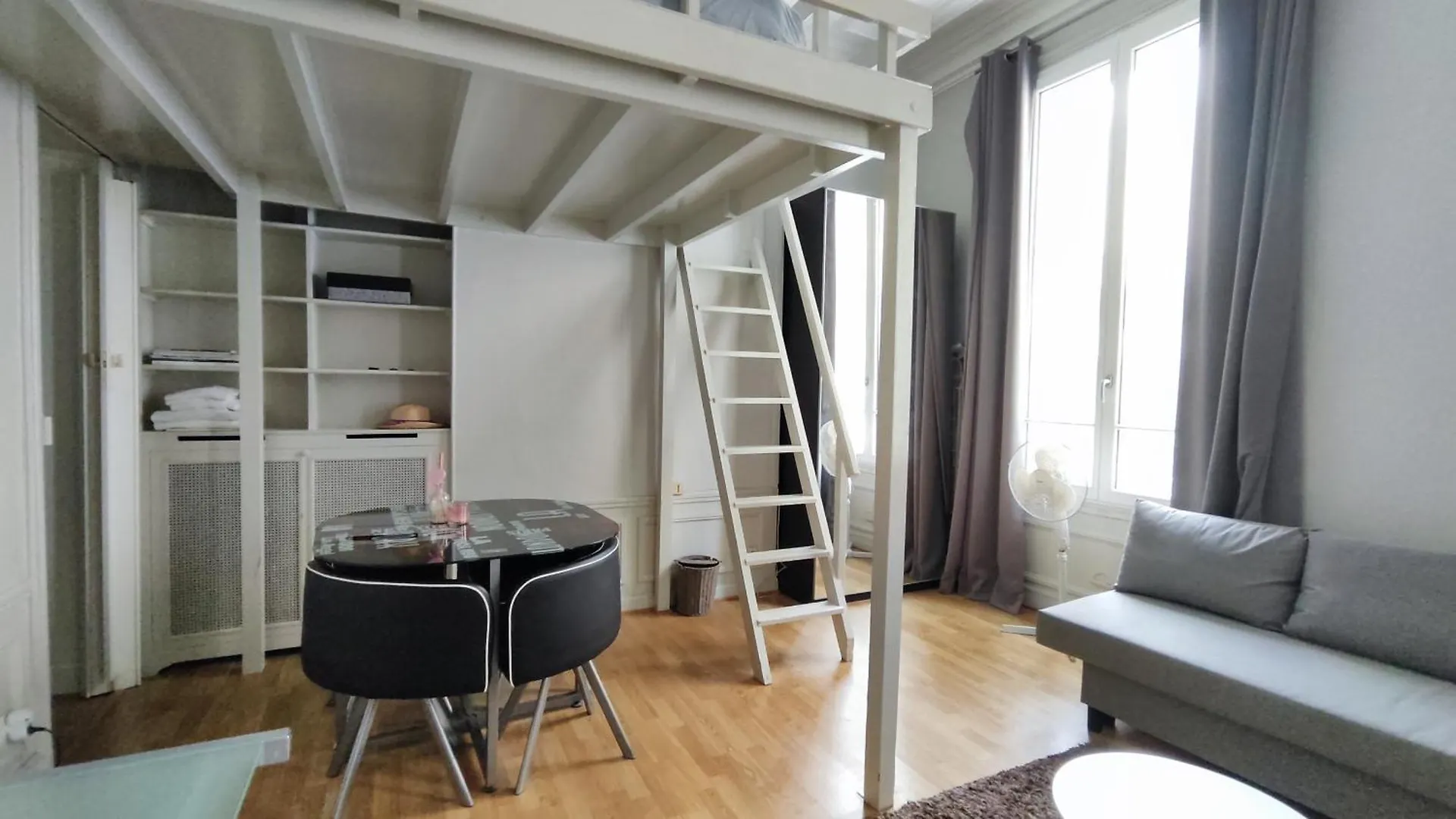 Rue Paul Valery - Paris 16 - 1160 Apartment